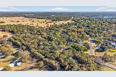 329 Comanche Drive, Lake Kiowa, TX 76240 - Photo 36