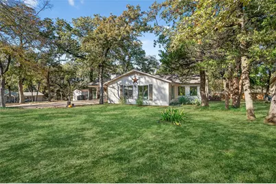 329 Comanche Drive, Lake Kiowa, TX 76240 - Photo 6