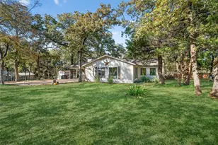 329 Comanche Dr, Lake Kiowa, TX 76240 - Photo 6