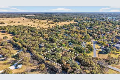 329 Comanche Drive, Lake Kiowa, TX 76240 - Photo 2