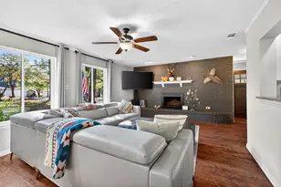 329 Comanche Dr, Lake Kiowa, TX 76240 - Photo 8