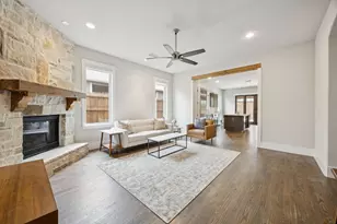 107 W Peach St, Grapevine, TX 76051 - Photo 4