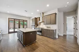 107 W Peach St, Grapevine, TX 76051 - Photo 6