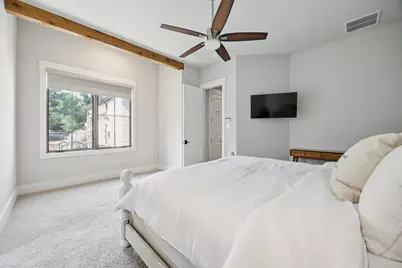 107 W Peach Street, Grapevine, TX 76051 - Photo 18