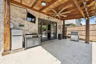 107 W Peach St, Grapevine, TX 76051 - Photo 24