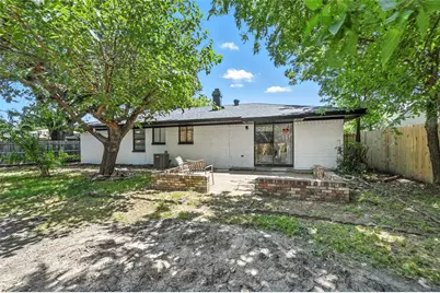 214 W Dorris Drive, Grand Prairie, TX 75051 - Photo 22
