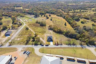 412 E Ball St, Tom Bean, TX 75491 - Photo 26