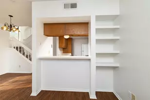 2104 Park Willow Ln, Arlington, TX 76011 - Photo 10