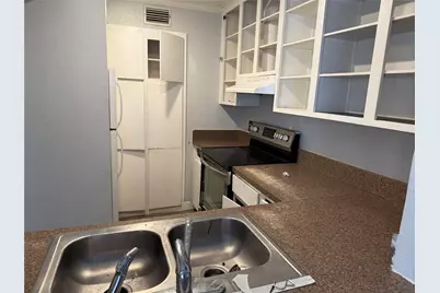 5502 Boca Raton Boulevard #428, Fort Worth, TX 76112 - Photo 6