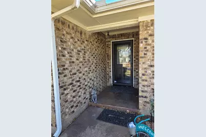 2008 Iron Horse Court, Arlington, TX 76017 - Photo 2