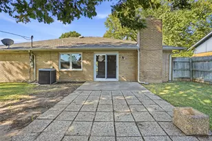 2217 Honey Creek Ln, Arlington, TX 76006 - Photo 20