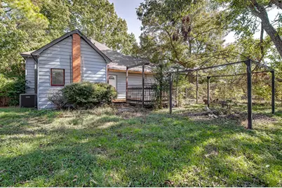 735 N Robinson Street, Cleburne, TX 76031 - Photo 4