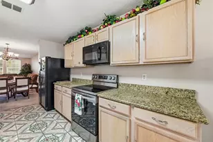 2023 Cap Rock Ln, Grand Prairie, TX 75052 - Photo 10