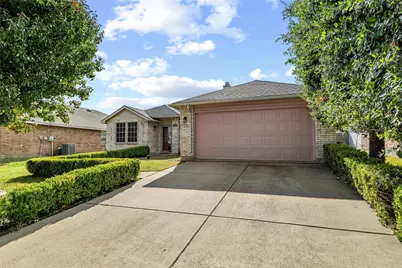 2023 Cap Rock Lane, Grand Prairie, TX 75052 - Photo 2