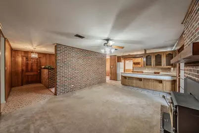 412 Oakview Drive, Springtown, TX 76082 - Photo 10