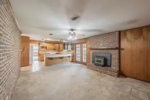 412 Oakview Dr, Springtown, TX 76082 - Photo 8