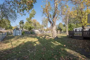 1605 Maple Dr, Garland, TX 75042 - Photo 18