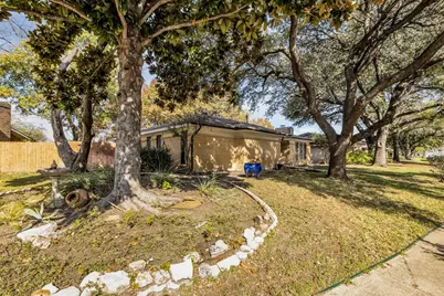 609 Kingsbridge Drive, Garland, TX 75040 - Photo 2