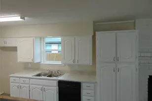 871 Magnolia Ln, Lancaster, TX 75146 - Photo 10