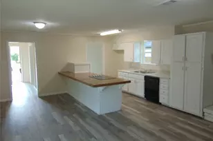 871 Magnolia Ln, Lancaster, TX 75146 - Photo 6