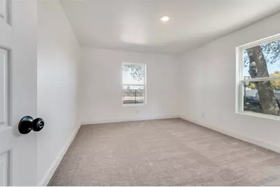 5728 Wilkes Drive, Fort Worth, TX 76119 - Photo 10