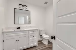 5728 Wilkes Dr, Fort Worth, TX 76119 - Photo 8