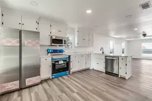 5728 Wilkes Dr, Fort Worth, TX 76119 - Photo 4