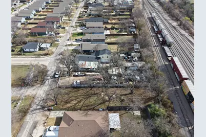 1906 Muncie Avenue, Dallas, TX 75212 - Photo 10