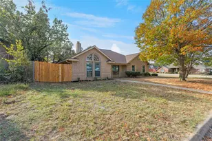 6402 Rockland Dr, Arlington, TX 76016 - Photo 2
