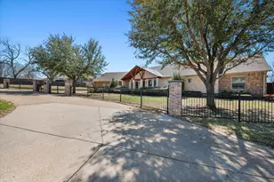 895 Bardin Rd, Grand Prairie, TX 75052 - Photo 2
