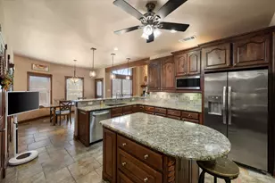 895 Bardin Rd, Grand Prairie, TX 75052 - Photo 32