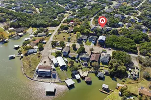 2707 Austin Dr, Granbury, TX 76048 - Photo 2