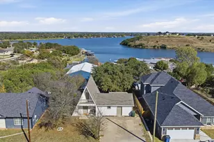 2707 Austin Dr, Granbury, TX 76048 - Photo 2