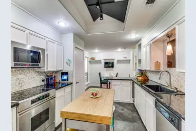 405 Chandler Lake Road, Fort Worth, TX 76103 - Photo 8