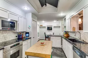 405 Chandler Lake Rd, Fort Worth, TX 76103 - Photo 8