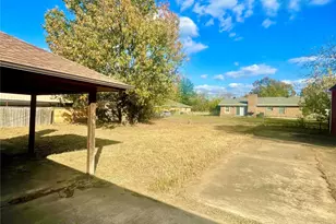 925 42nd St SW, Paris, TX 75460 - Photo 6