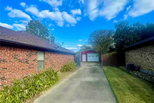 925 42nd St SW, Paris, TX 75460 - Photo 2