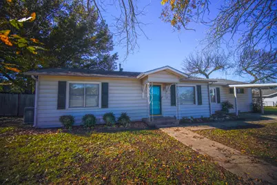 529 Stewart, Jacksboro, TX 76458 - Photo 2