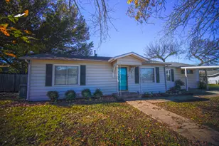 529 Stewart, Jacksboro, TX 76458 - Photo 2