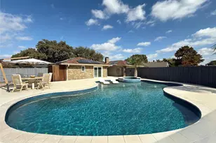 1912 E Branch Hollow Dr, Carrollton, TX 75007 - Photo 2