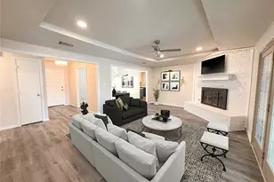 1912 E Branch Hollow Dr, Carrollton, TX 75007 - Photo 6