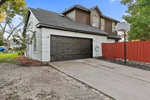 4501 Westbriar Ln, Grand Prairie, TX 75052 - Photo 32