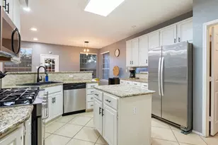 4501 Westbriar Ln, Grand Prairie, TX 75052 - Photo 12