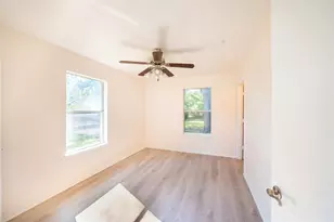 714 E 12th St, Bonham, TX 75418 - Photo 14