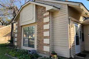 419 Dollins St, Cedar Hill, TX 75104 - Photo 2