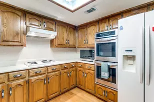 928 Old Mill Cir, Irving, TX 75061 - Photo 10