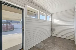 708 Creekwood Dr, Lewisville, TX 75067 - Photo 32