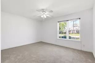 708 Creekwood Dr, Lewisville, TX 75067 - Photo 14