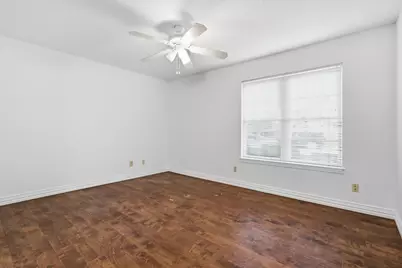 708 Creekwood Drive, Lewisville, TX 75067 - Photo 14