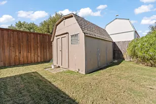 149 Sandlewood Ln, Burleson, TX 76028 - Photo 38